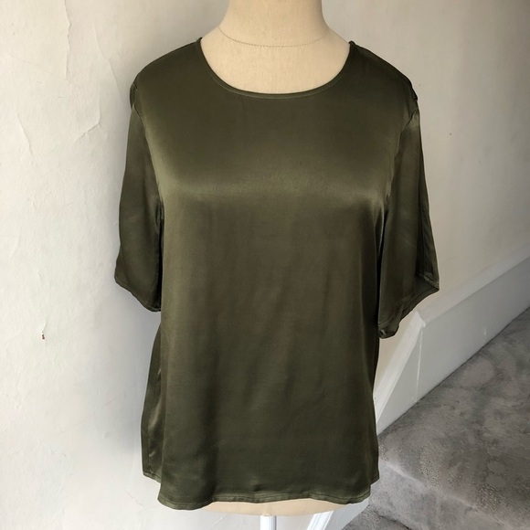 Lilla P Green Sateen Back Zip Short Sleeve Crew Neck Tee Shirt Blouse Size S - Picture 2 of 8